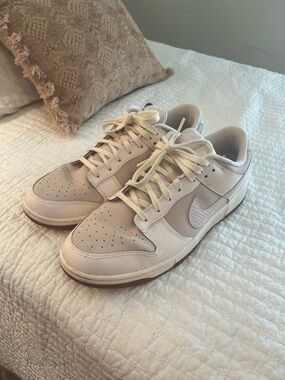 Nike Low-Top Sneakers in Cream and Light Tan